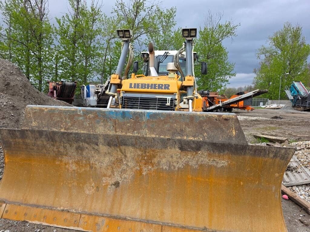 Bulldozer-
