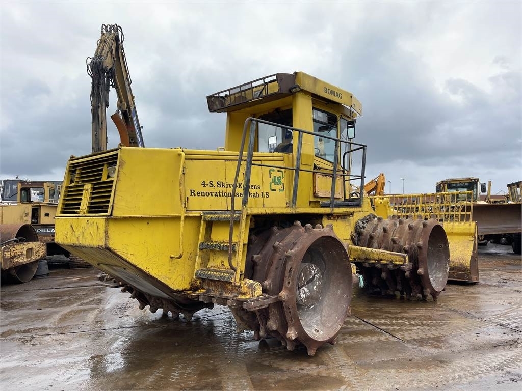 Bulldozer-
